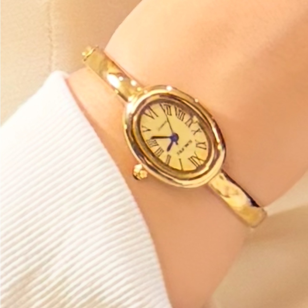 Gold Women's Watch Baignoire